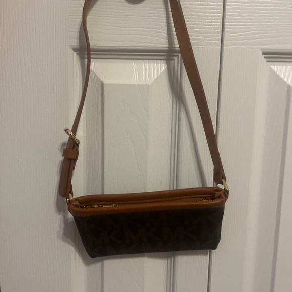 Authentic Fanny Pack - Picture 2 of 3